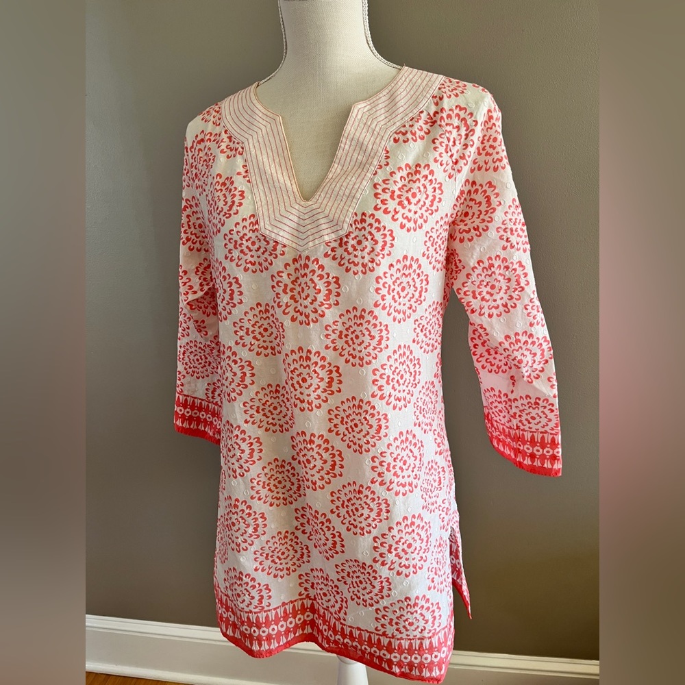 Vineyard Vines tunic swim cover up.  Small